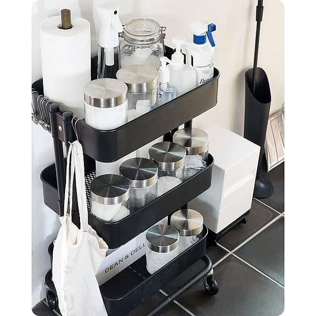 ピッタリなものを見つけて綺麗に整える！セリアのフタ付き収納の活用アイディア