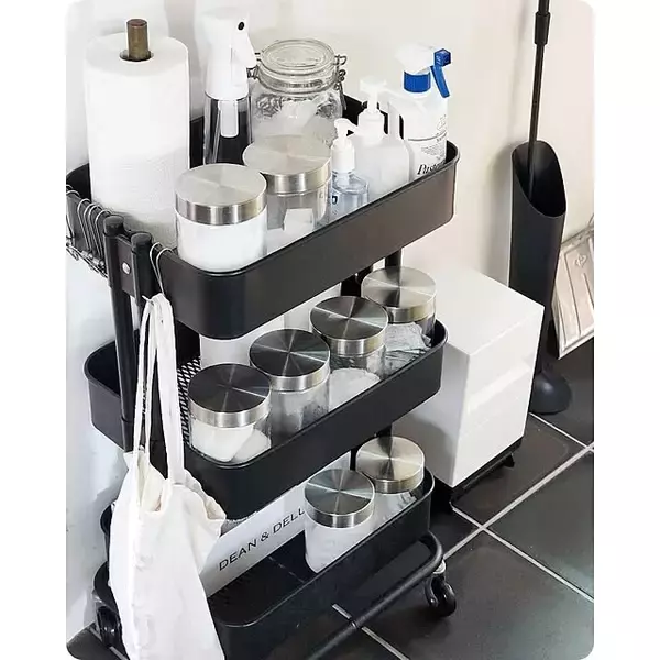 「ピッタリなものを見つけて綺麗に整える！セリアのフタ付き収納の活用アイディア」の画像