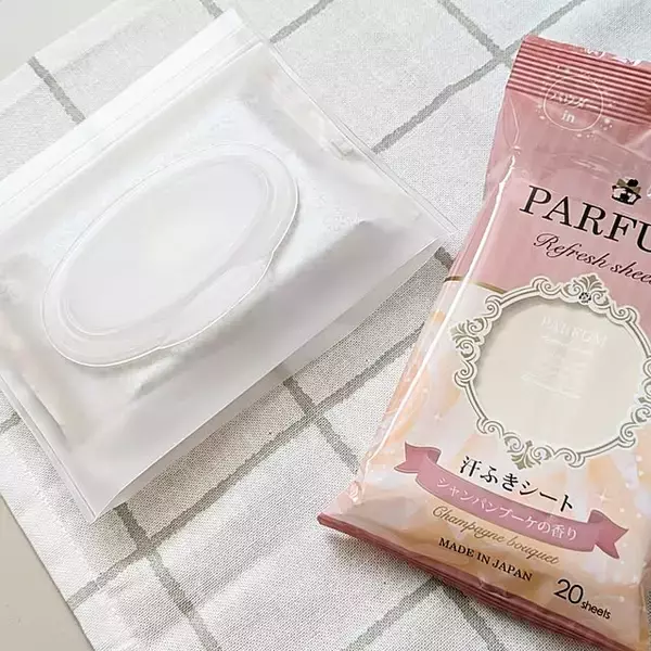 「ピッタリなものを見つけて綺麗に整える！セリアのフタ付き収納の活用アイディア」の画像