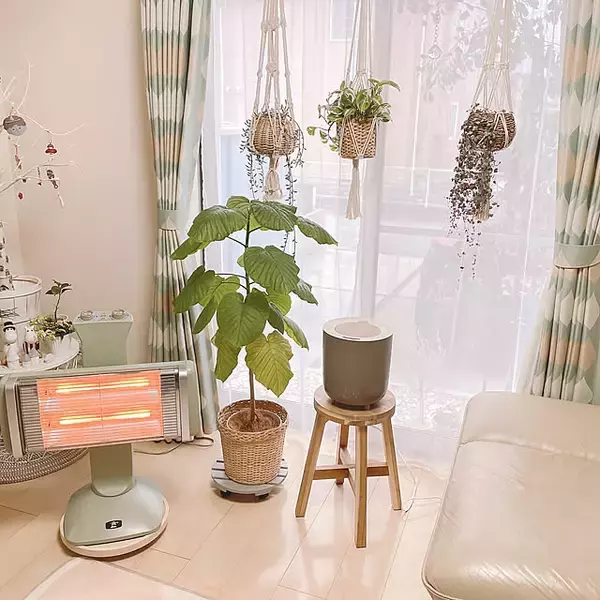 「インテリアのアクセントにもなる！汎用性の高いIKEAのスツール6選」の画像