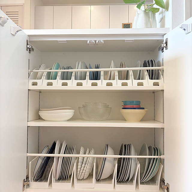 食器はこうやって整頓するのが正解！乱れがちな食器収納に終止符を打つアイデアとアイテムをご紹介
