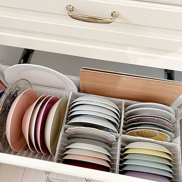 食器はこうやって整頓するのが正解！乱れがちな食器収納に終止符を打つアイデアとアイテムをご紹介