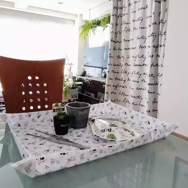 「レジャーシートでつくる、卓上作業用ミニシート」 by jinさん