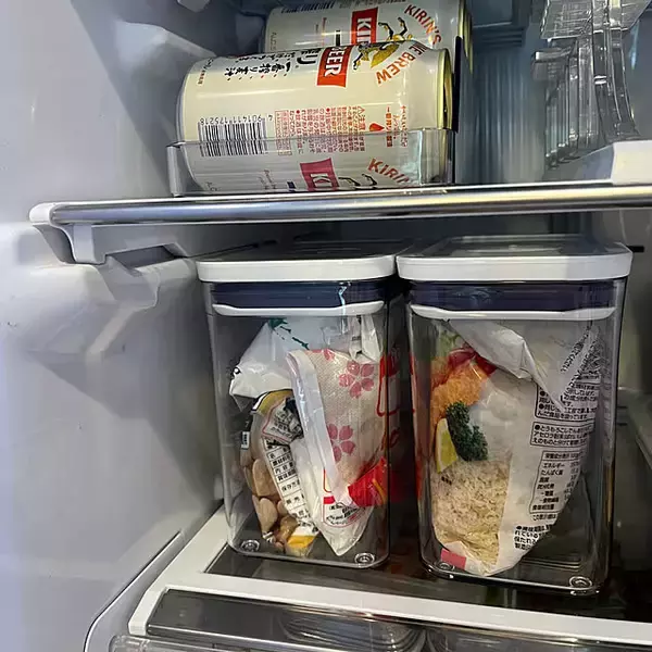 「冷蔵庫内がごちゃついている方必見！食材の迷子やロスが解消する、冷蔵庫内の収納アイデア10選」の画像