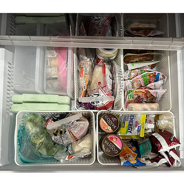 冷蔵庫内がごちゃついている方必見！食材の迷子やロスが解消する、冷蔵庫内の収納アイデア10選