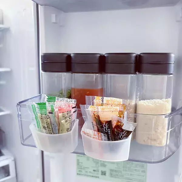 「冷蔵庫内がごちゃついている方必見！食材の迷子やロスが解消する、冷蔵庫内の収納アイデア10選」の画像