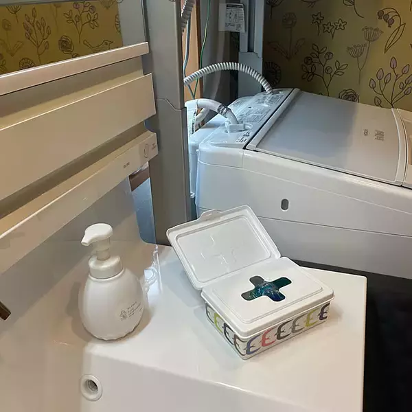 「100均アイテムを自分らしくDIY♪貼るだけ簡単マスキングテープ活用術」の画像