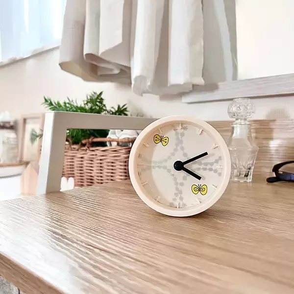 「100均アイテムを自分らしくDIY♪貼るだけ簡単マスキングテープ活用術」の画像