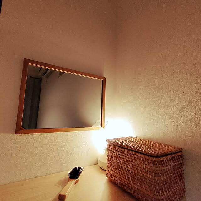 ドレッサーを置く場所がなくでも大丈夫！コンパクトで使いやすい、メイクスペースづくりのアイデア集