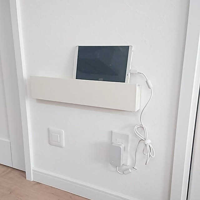 端末もコードもすっきり整う♪快適なデジタルライフを支える、我が家の充電ステーション