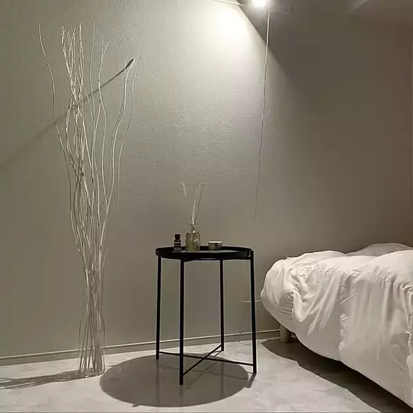 「DIYで床の印象をがらりと変える！フロアタイルに挑戦」の画像