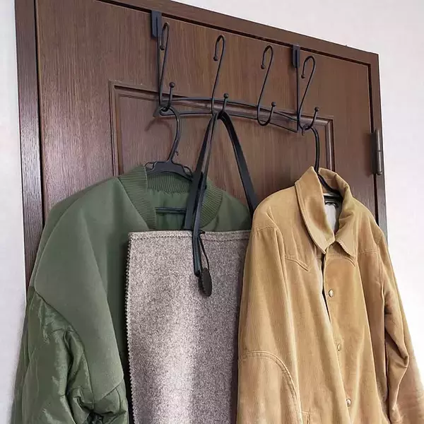 「【みんなが選んだ！】干すのも収納もラクになる！3COINSのハンガー4選」の画像
