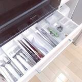 「ニトリのアイテムで解決！食器棚がすっきり整う収納アイデア」の画像1