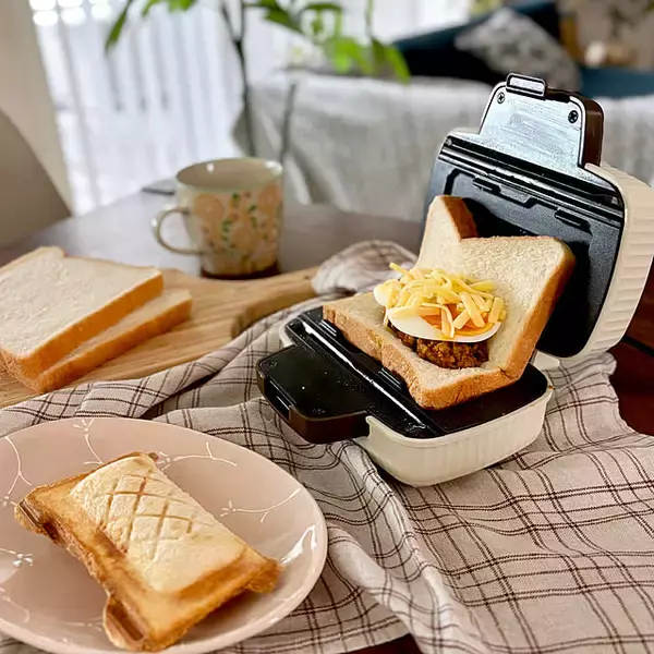 「できたてをおいしく♪おうちごはんをグレードアップしてくれるホットサンドメーカー」の画像
