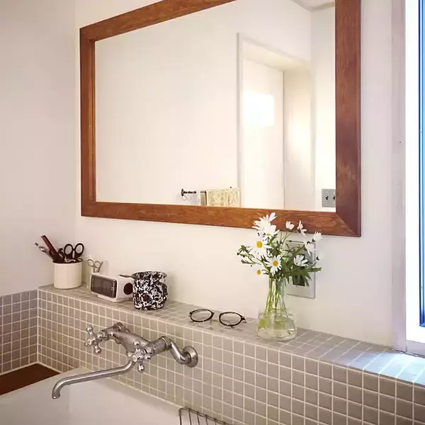 「はっと目を惹くデザインのものもたくさん。お花のある暮らしをもっと楽しめるフラワーベース6選」の画像