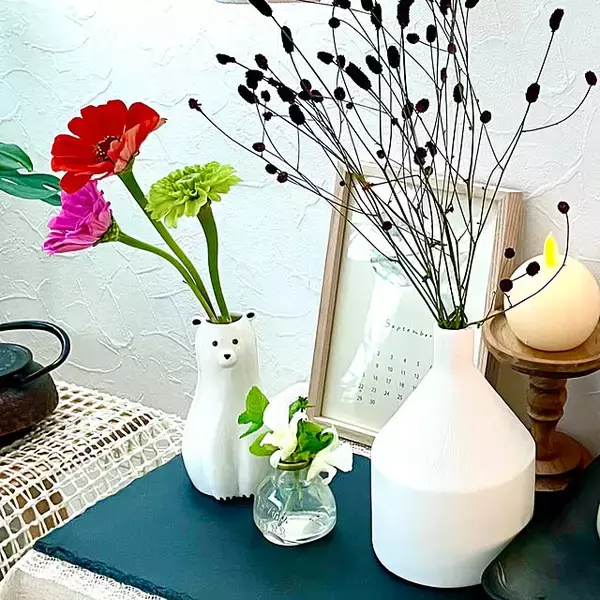 「はっと目を惹くデザインのものもたくさん。お花のある暮らしをもっと楽しめるフラワーベース6選」の画像