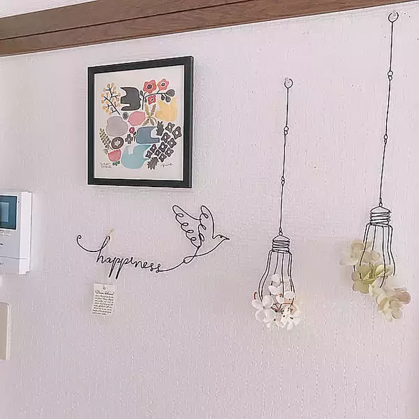 お部屋に繊細で美しい作品をプラス。自由に線を描くワイヤークラフトの手作りアイデア