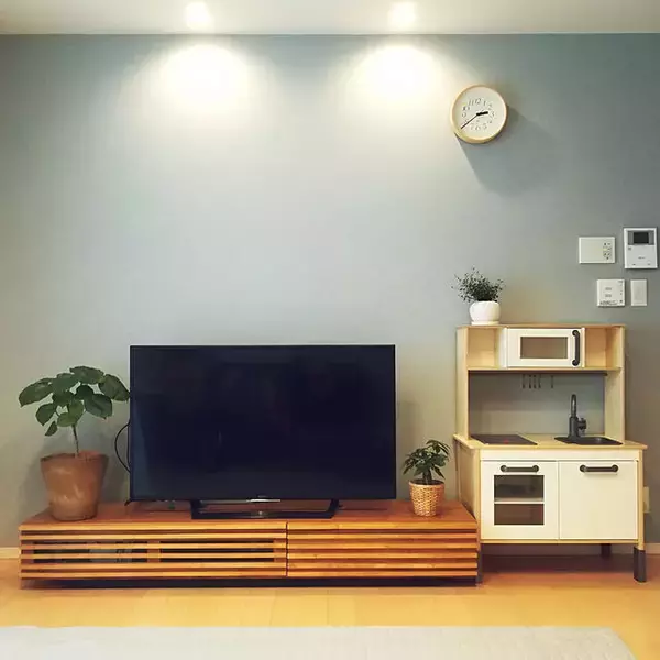 「ママも子どもも満足な空間へ☆インテリアに馴染むIKEAのおままごとキッチン」の画像