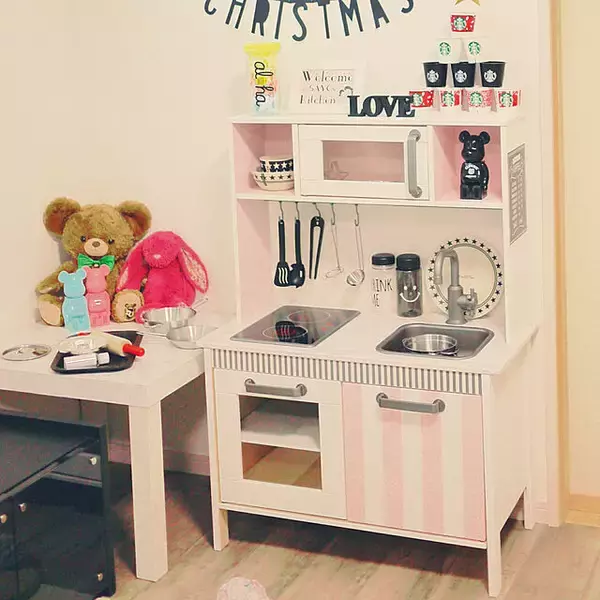 「ママも子どもも満足な空間へ☆インテリアに馴染むIKEAのおままごとキッチン」の画像