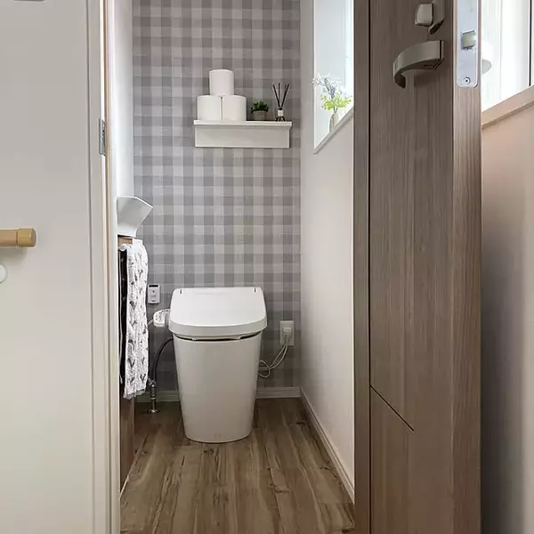 「トイレ収納は無印良品アイテムを使うのが吉！お手洗いスペースがスッキリ片付く10のアイデア」の画像