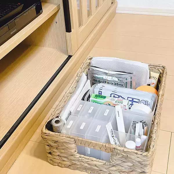 「キッチンから寝室まで、ごちゃつく場所の救世主！セリアの「仕切りケース」活用術6選」の画像