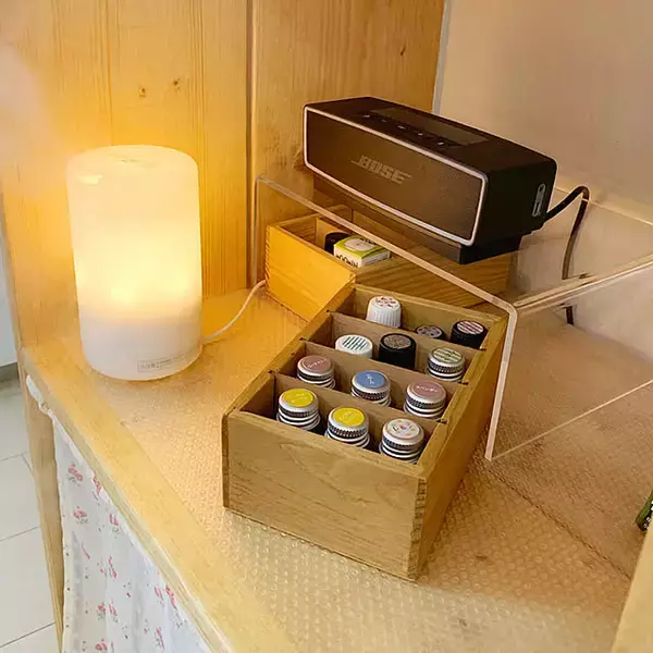 「キッチンから寝室まで、ごちゃつく場所の救世主！セリアの「仕切りケース」活用術6選」の画像