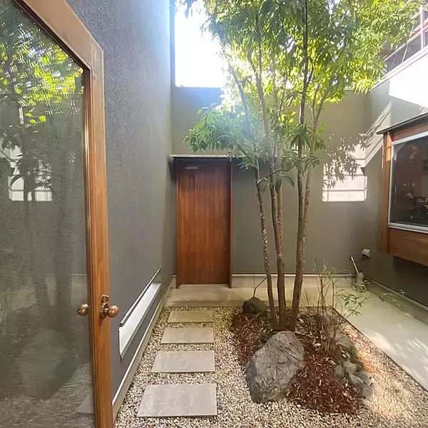 自然を感じながらくつろぎの空間づくりを♪中庭のあるおうちカタログ