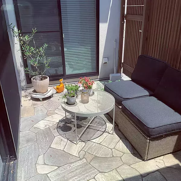 「自然を感じながらくつろぎの空間づくりを♪中庭のあるおうちカタログ」の画像