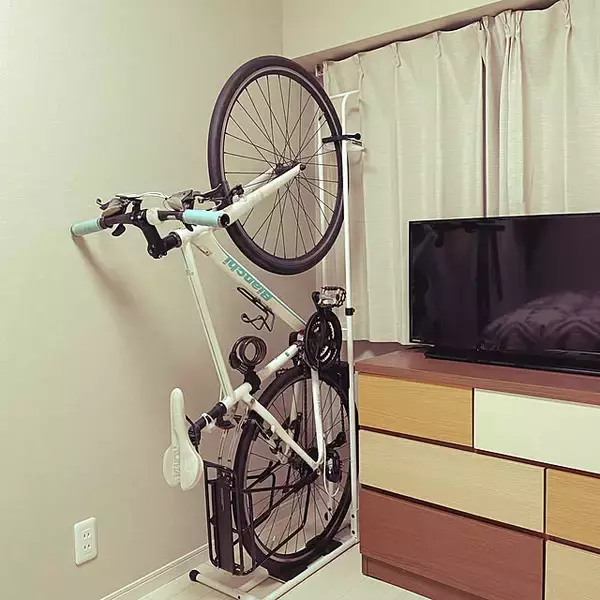 「自転車の定位置決定♪邪魔にならない自転車の置き方アイデア」の画像