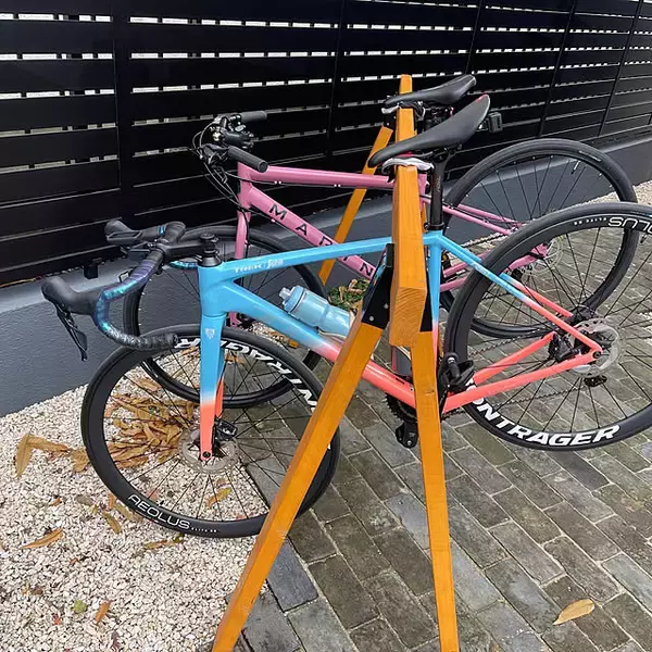 「自転車の定位置決定♪邪魔にならない自転車の置き方アイデア」の画像