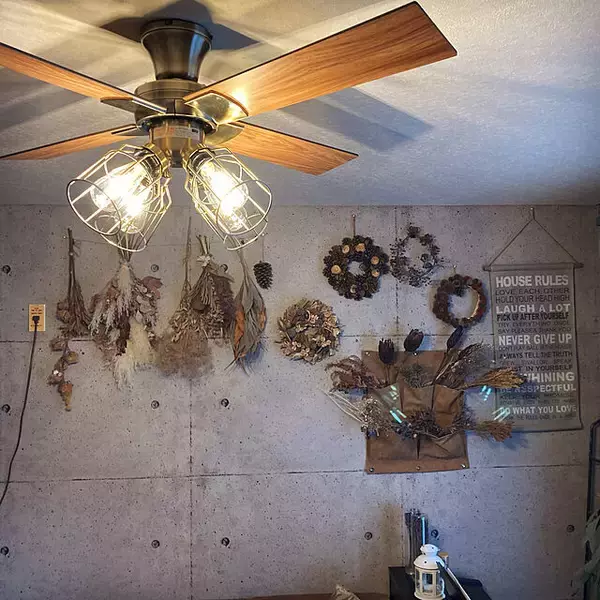 「空気を回してインテリアにもなる♪シーリングファンライトのある暮らし」の画像