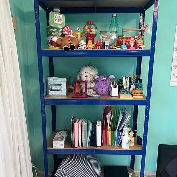 「見せると隠すを使い分け♪スチールラックで整うインテリアと収納の実例6選」の画像