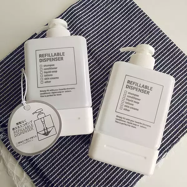「生活感の出やすいシャンプーや洗剤に統一感を！100均の詰め替えボトル6選」の画像