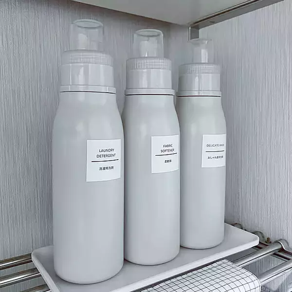 「生活感の出やすいシャンプーや洗剤に統一感を！100均の詰め替えボトル6選」の画像