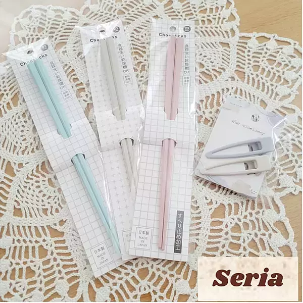 「豊富なデザインから気分で使い分けられる♪セリアのカトラリーがある暮らし」の画像