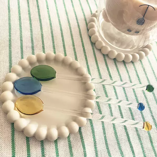 「豊富なデザインから気分で使い分けられる♪セリアのカトラリーがある暮らし」の画像