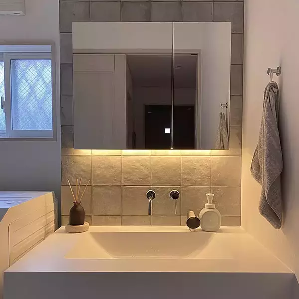 「ハイクラスなムードで暮らしに潤いを。ホテルスタイルの洗面所づくりのコツ＆コーディネート実例」の画像