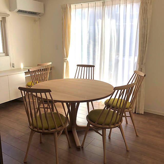 長く使うほど愛着が増す♪シンプルで心地よい空間をかなえるカリモクの家具