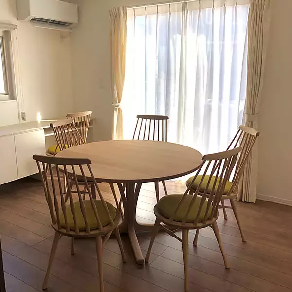 「長く使うほど愛着が増す♪シンプルで心地よい空間をかなえるカリモクの家具」の画像