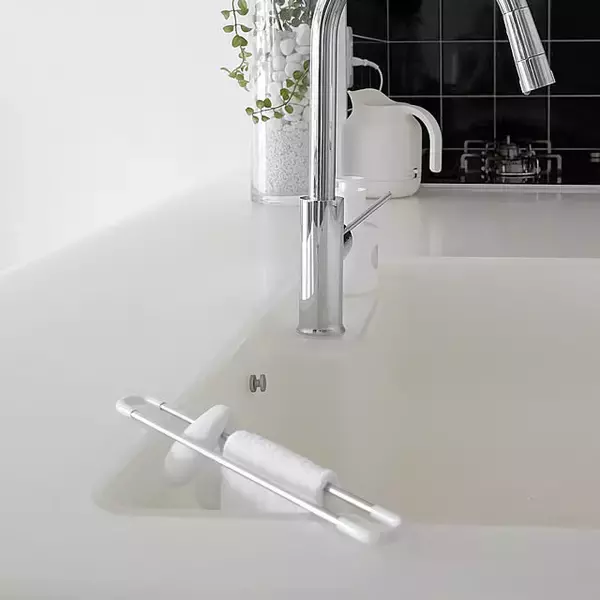 「どこに置くかもう迷わない！衛生的で使いやすいキッチンスポンジの置き方アイデア」の画像