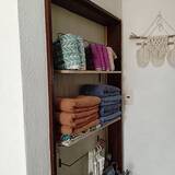 「脱衣所がスッキリ整う！暮らしに合わせたバスタオル収納の工夫10選」の画像7