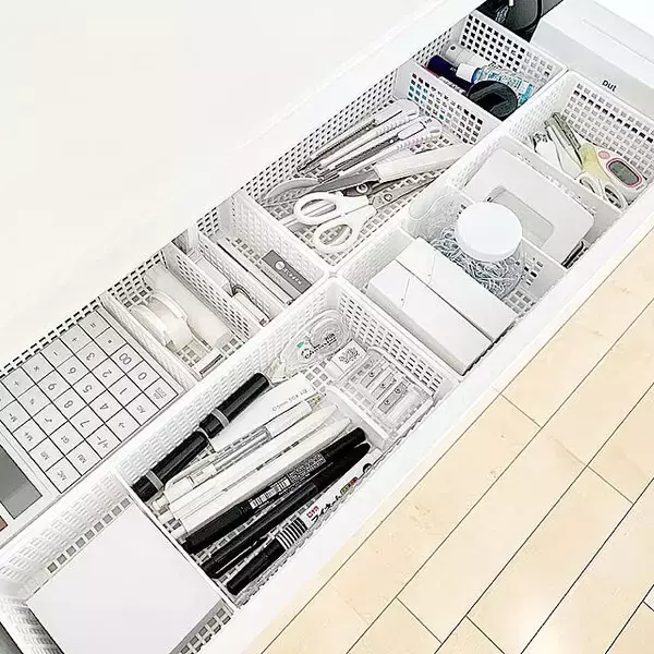 「整理整頓の味方！100均の仕切りアイテムで家中がスッキリ」の画像