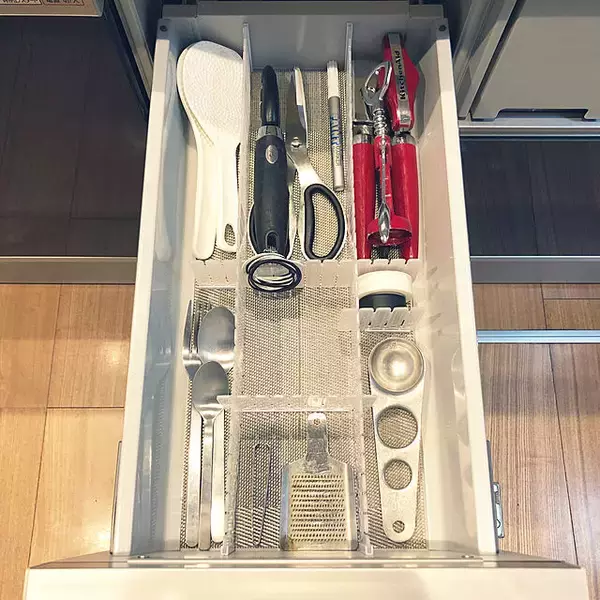 「整理整頓の味方！100均の仕切りアイテムで家中がスッキリ」の画像