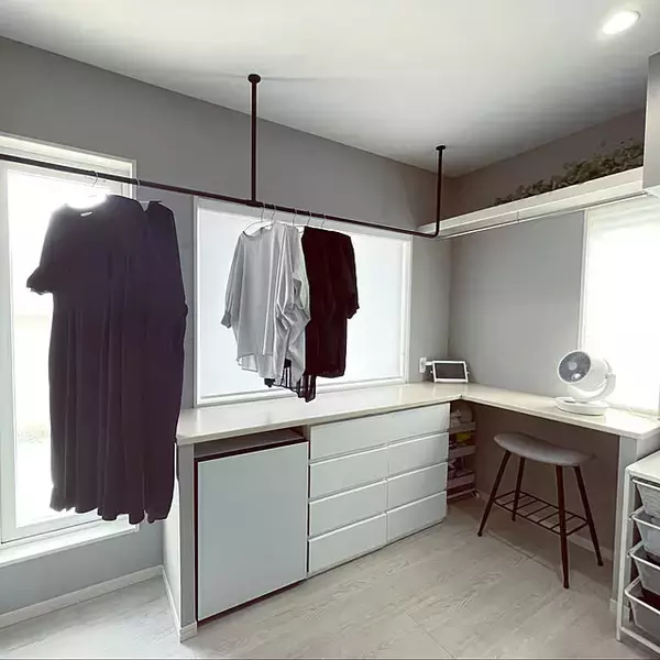 「洗濯ストレス解消！動線と効率を考えた部屋干しの工夫10選」の画像