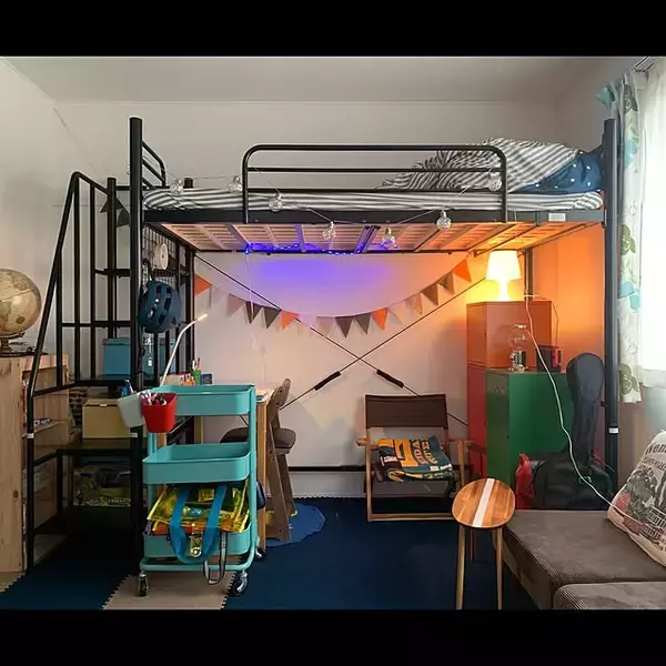 「ベッド下を有効活用して限られたスペースも広々と♪ニトリのロフトベッドで叶える快適なお部屋作り」の画像