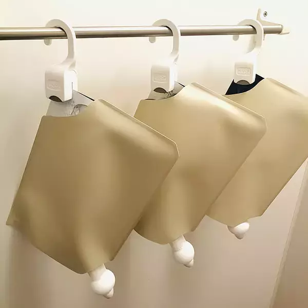 「使いやすく清潔に♪掃除も楽になるシャンプーの置き方アイデア」の画像