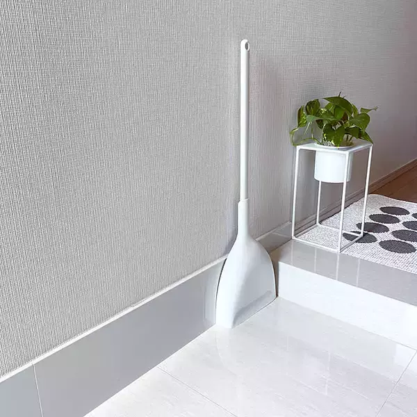 玄関の床をきれいに保つ工夫5選！掃き掃除・拭く習慣・ラクな道具