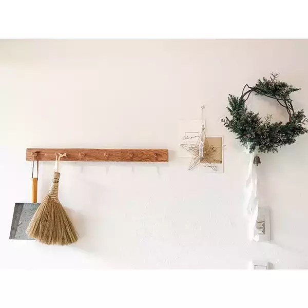 「玄関の床をきれいに保つ工夫5選！掃き掃除・拭く習慣・ラクな道具」の画像