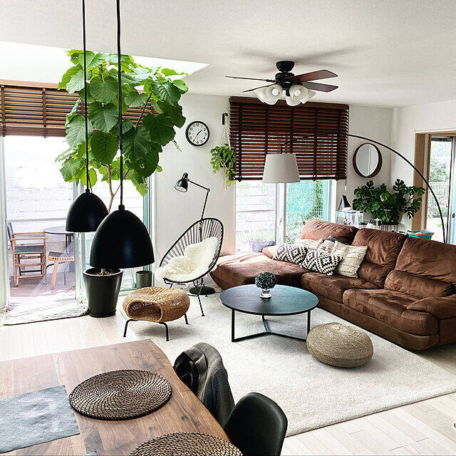 デザイン性と座り心地に惚れ惚れ♡アカプルコチェアを取り入れた上質な空間