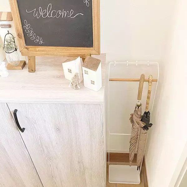 「理想の傘立てが見つかる！タイプ別で選べる傘立て実例10選」の画像